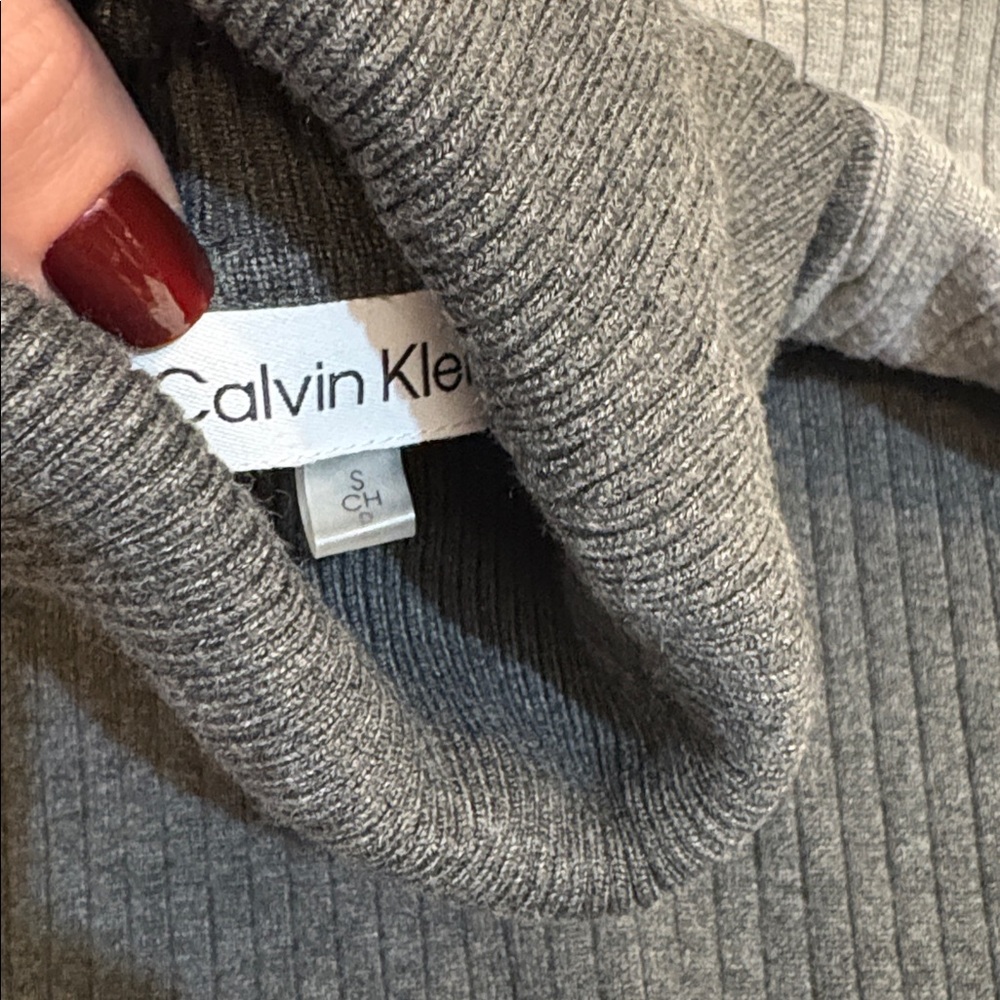 Two Matching Calvin Klein Color Block Stripe Turtlenecks, Bundle of 2, Small Set - Picture 6 of 9